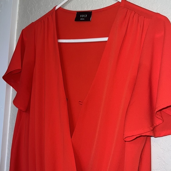 Vici orange red flutter sleeve faux wrap button blouse size S. EUC - Picture 9 of 9